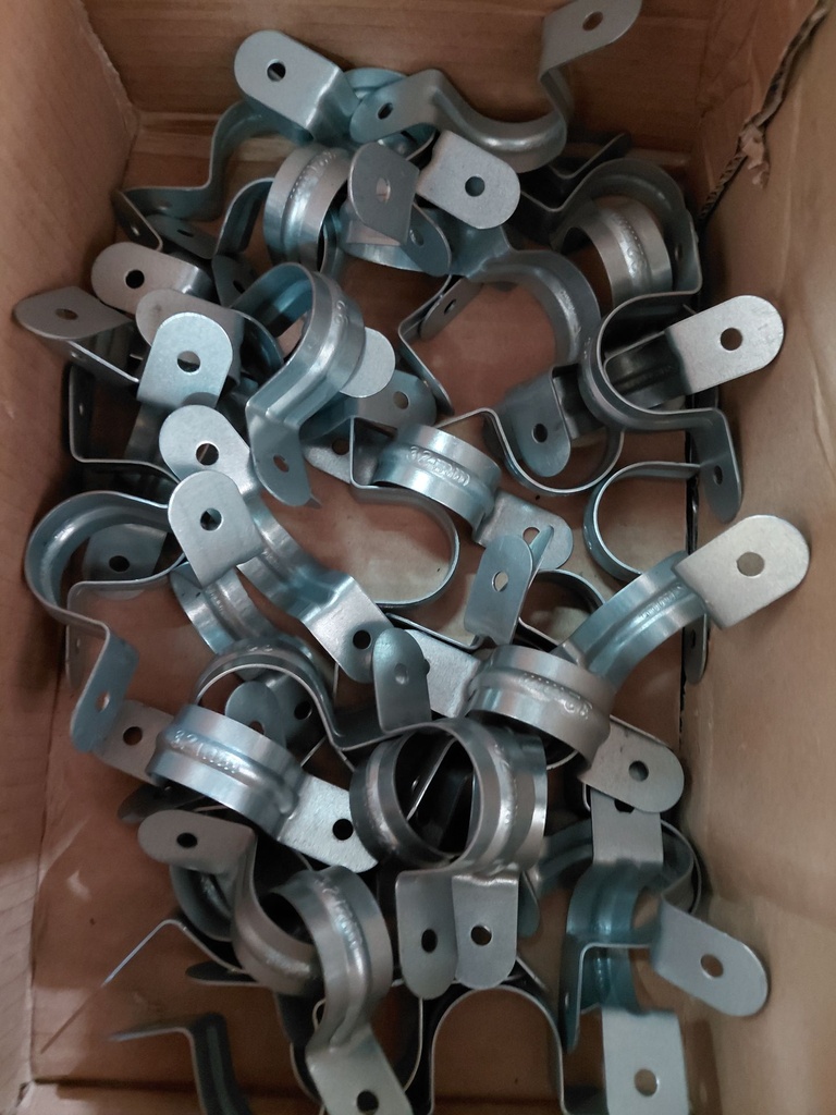1 1/4" Metal Pipe Strap (1" american)