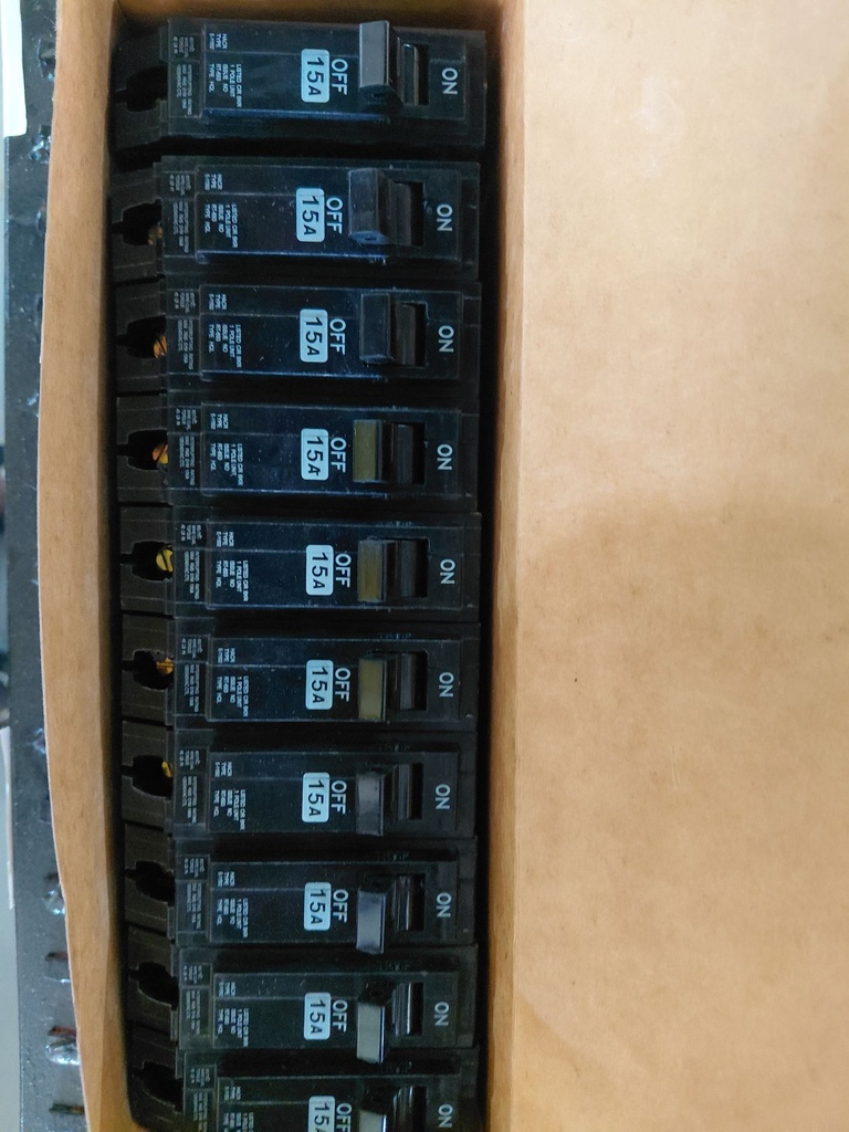 15 AMP CIRCUIT Breaker